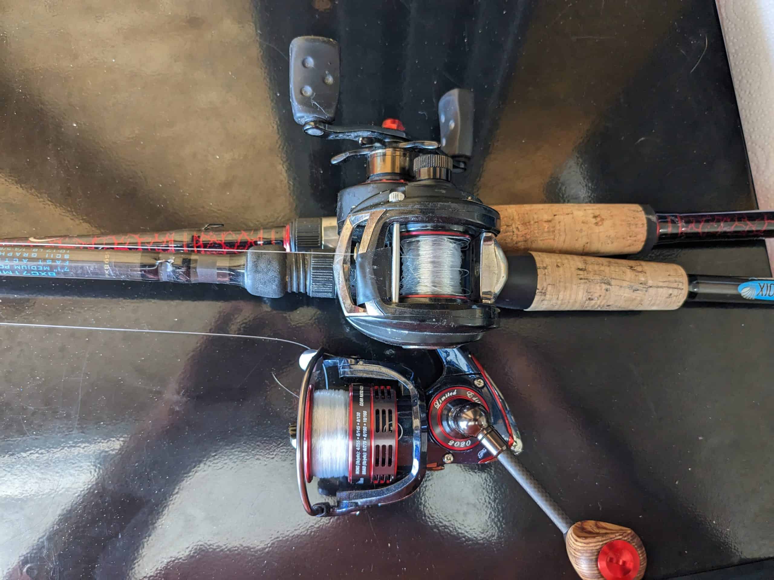 A visual representation of a baitcasting and spinning fishing setup, ideally tailored for throwing a wacky rig to effectively catch largemouth bass.